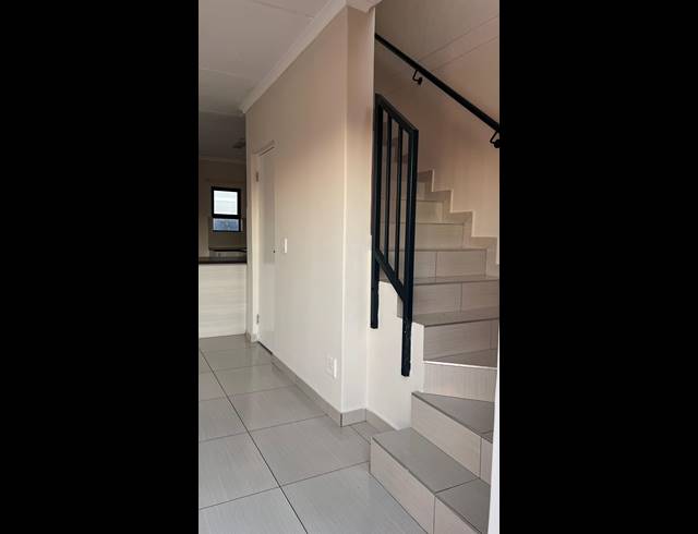 3 BEDROOM TOWNHOUSE TO LET IN PARKLANDS